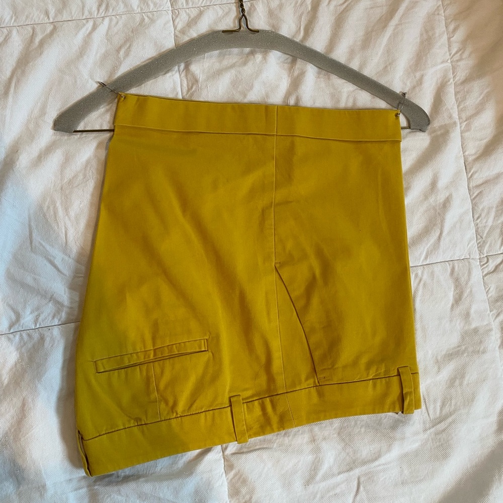 Shorts - Picture 2 of 3